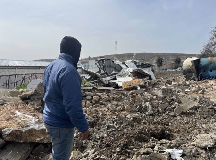 الاحتلال يهدم منشأتين تجاريتين في بيت حنينا