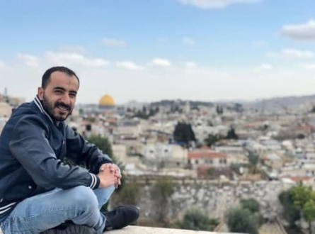 رمزي العباسي.. استهداف صوت القدس للعالم