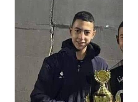 استشهاد فتى برصاص الاحتلال بزعم محاولة طعن بالقدس