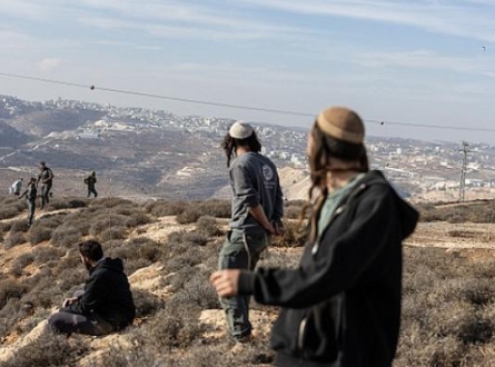 هجومٌ مزدوجٌ على تجمعين بدويّين