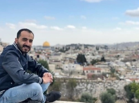 الاحتلال يبعد المقدسي رمزي العباسي عن الأقصى